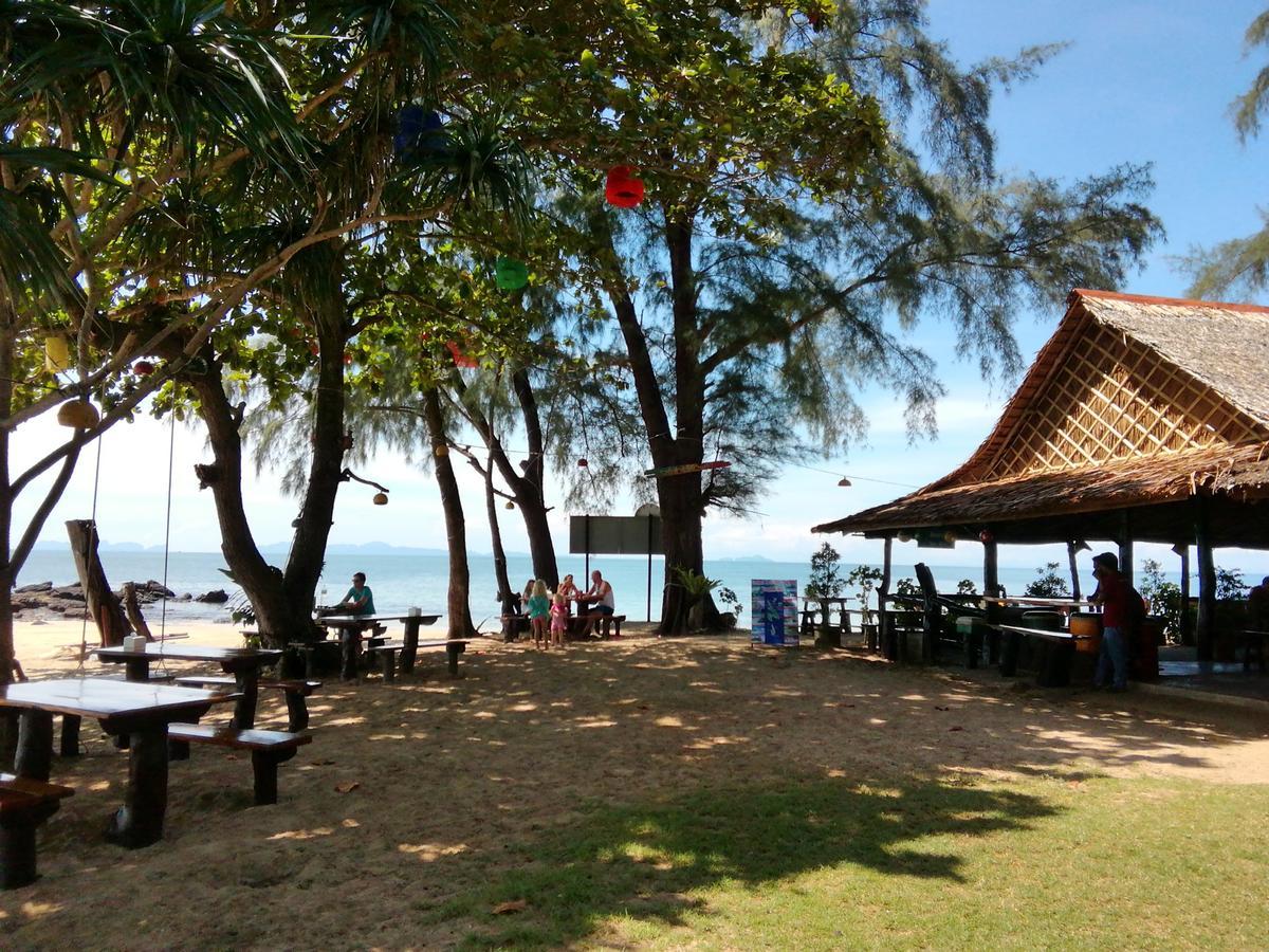 Kohjum Freedom Resort Koh Jum Zewnętrze zdjęcie