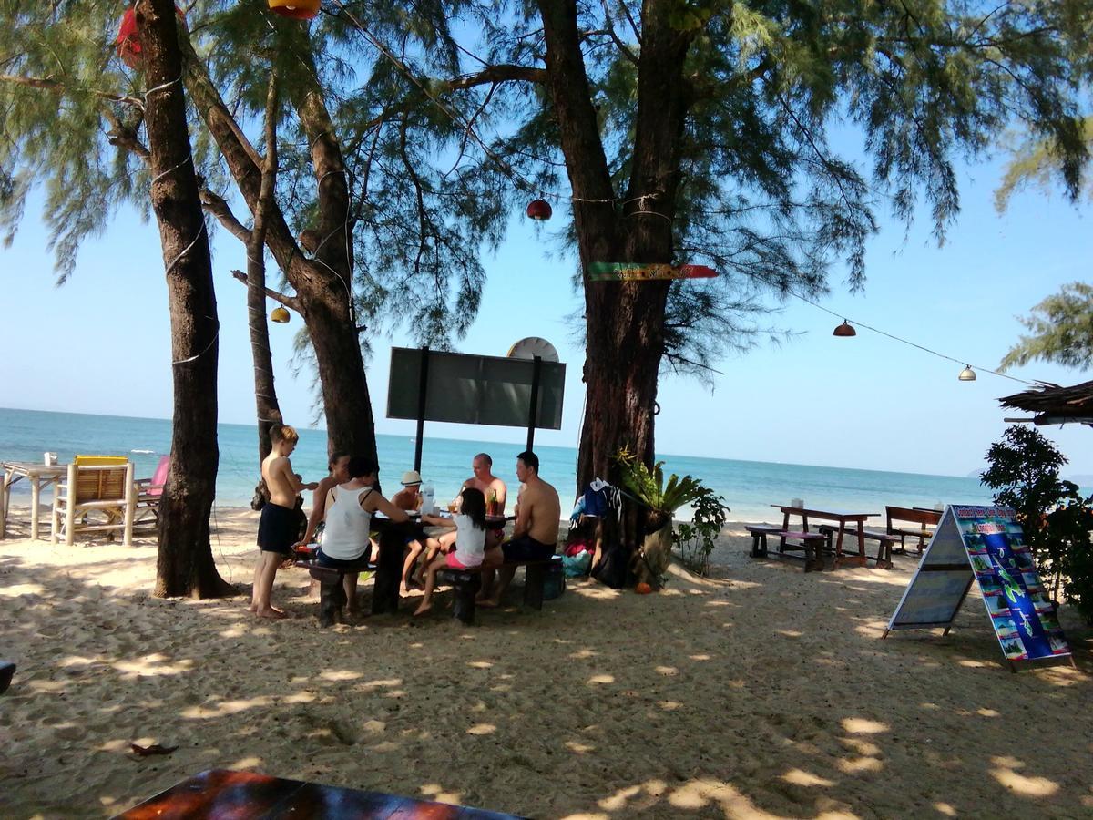 Kohjum Freedom Resort Koh Jum Zewnętrze zdjęcie