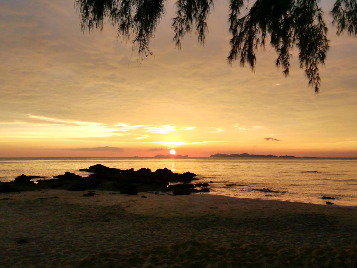 Kohjum Freedom Resort Koh Jum Zewnętrze zdjęcie