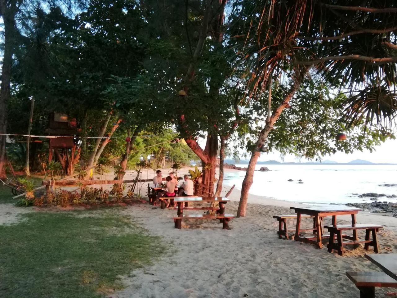 Kohjum Freedom Resort Koh Jum Zewnętrze zdjęcie