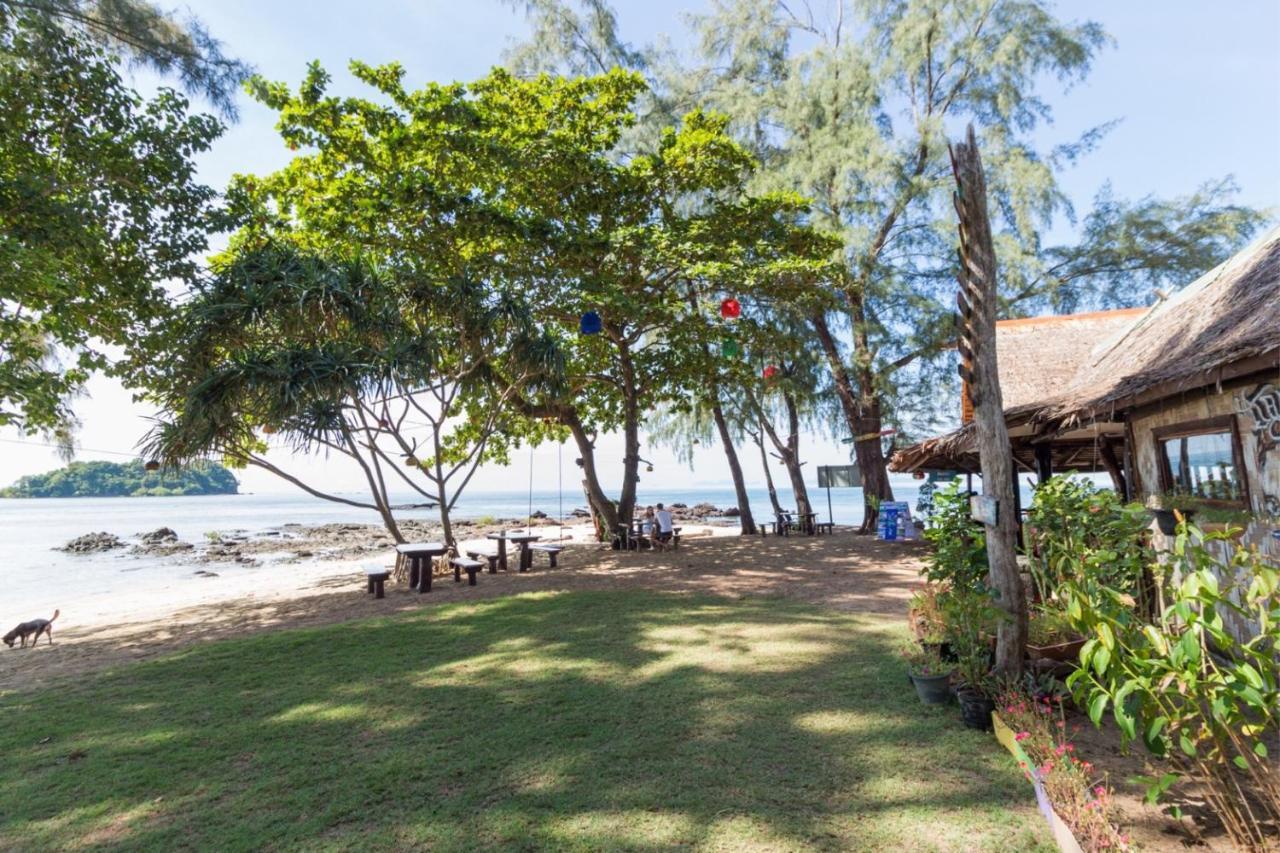 Kohjum Freedom Resort Koh Jum Zewnętrze zdjęcie