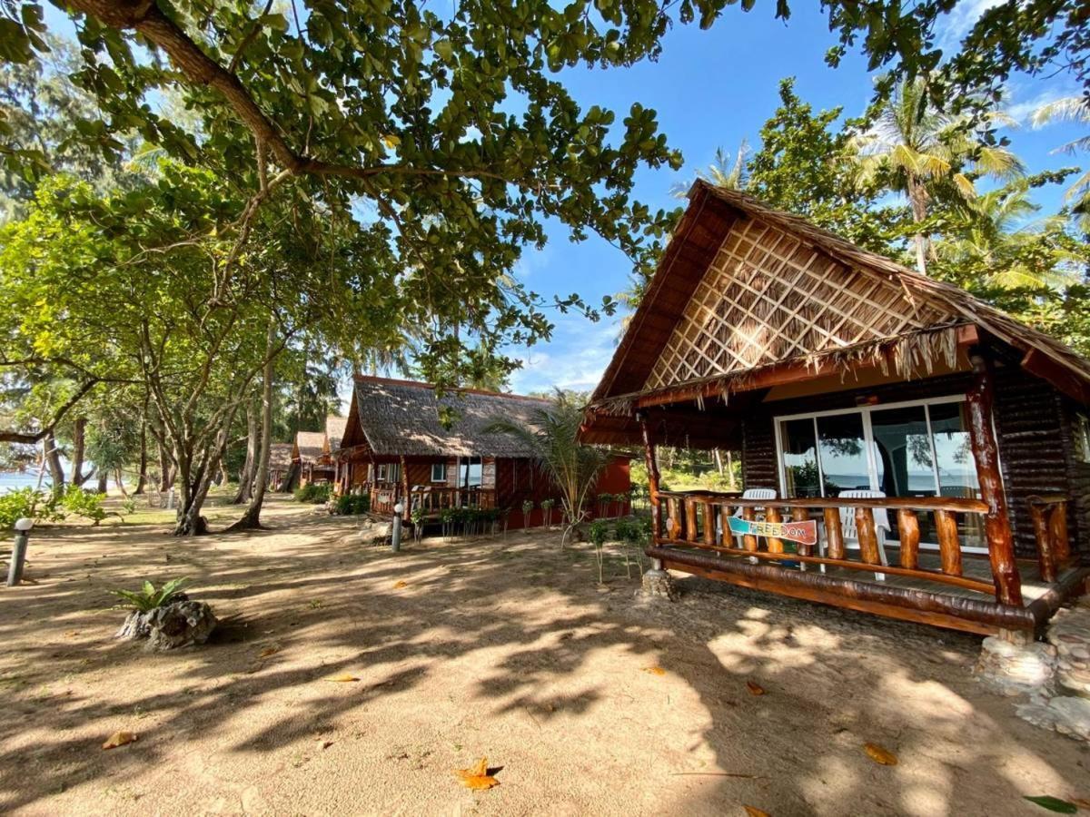 Kohjum Freedom Resort Koh Jum Zewnętrze zdjęcie